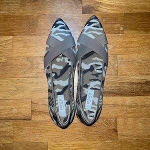 Steven New York Camo Pointed Toe Flats Size 8.5